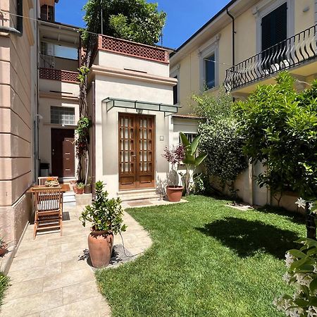 Monolocale Pura Vida Apartman Viareggio Kültér fotó